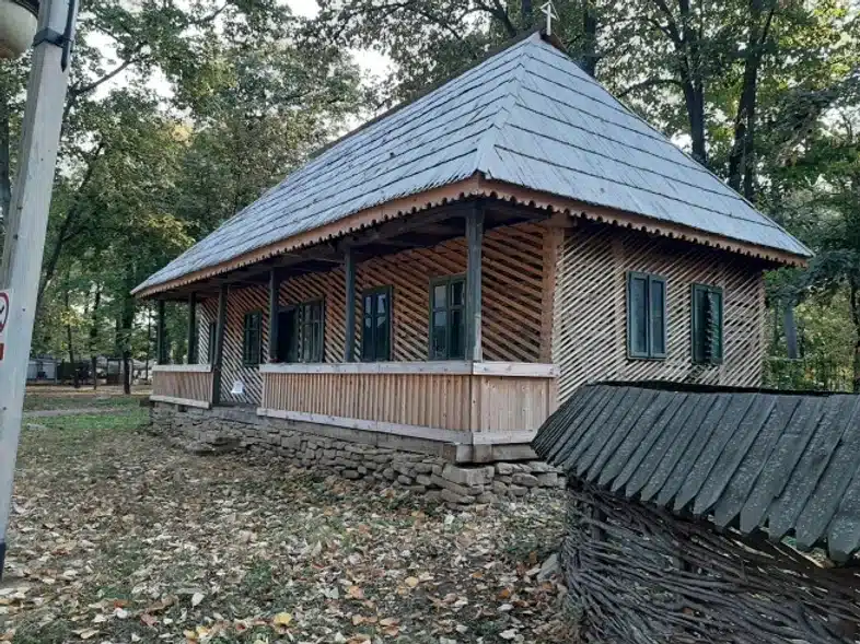 Ouverture internationale 908 52e92f_fcd3022b1b4345d1b33ff21599859a5e~mv2