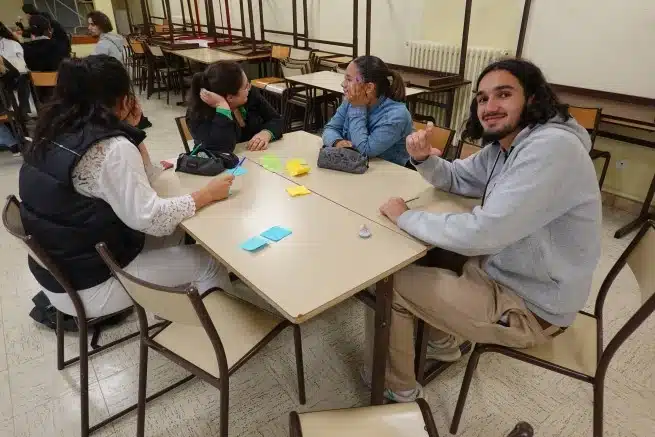 Ouverture internationale 1433 52e92f_fd15b991d96c446f8a53896f85cc2af9~mv2