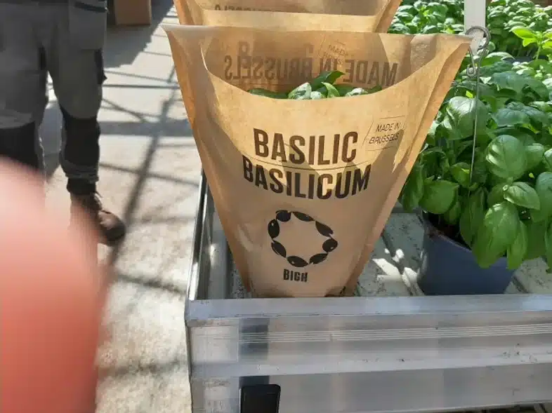 Ouverture internationale 327 52e92f_fdc6d713890749ecb7db5a035d85920a~mv2