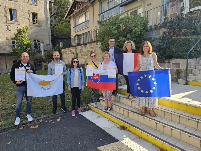 Ouverture internationale 129 52e92f_ff937b21940540dd83c8637d0ef5492b~mv2